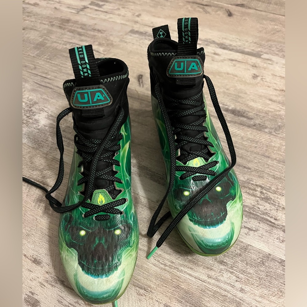 Under Armour Spotlight LUX MC LE Slime Green Football Cleats SZ 8